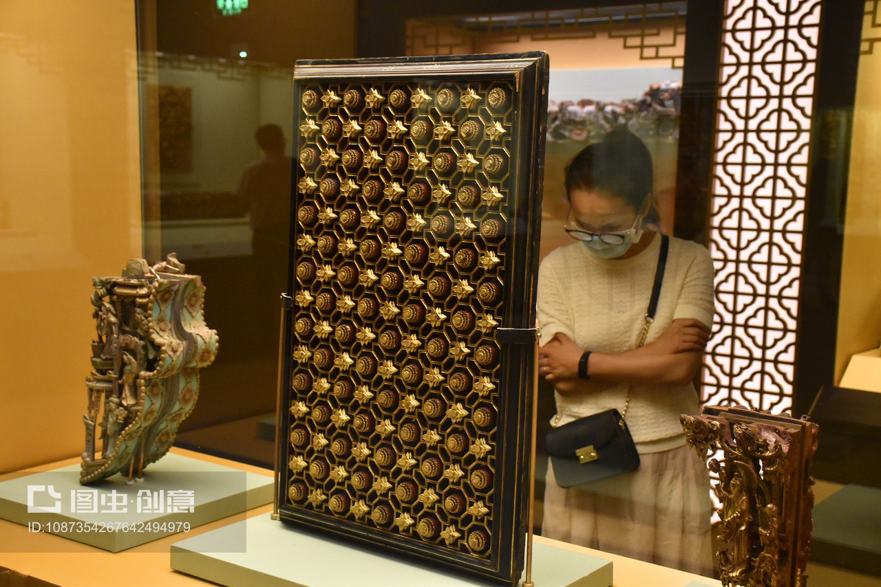 北京:“雕绘乾坤”潮州木雕在国家博物馆展出