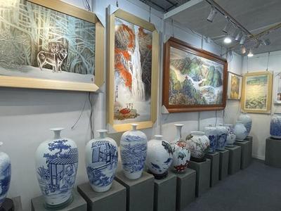 领略非遗文化魅力 景德镇陶瓷精品亮相第十三届中国加博会