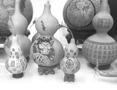 文博会上的匠心之作 烫画葫芦年入10万，鱼皮饰品引领文化新潮